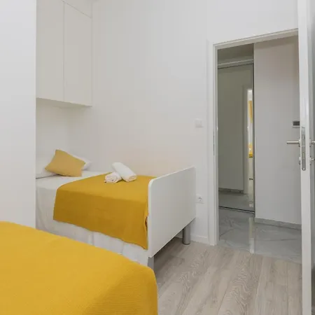 Maslina Near Omis Tatil Evi *