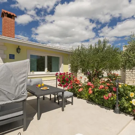 Tatil Evi Maslina Near Omis